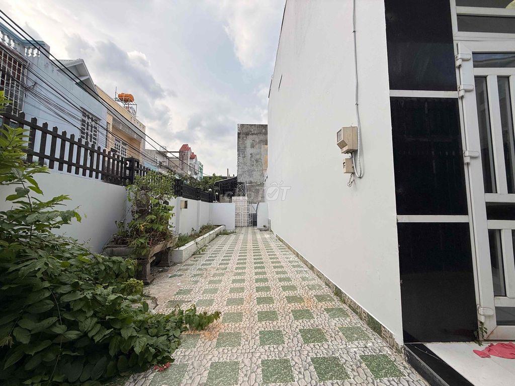 BIỆT THỰ MINI NGANG 8 M 2 DÀI 19 SHR . góc 2 mặt tiền thông thoáng