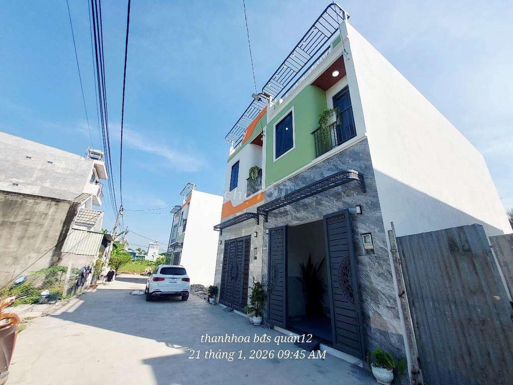 Nhà phố xây mới , 3 phòng ngủ , đường tx 52 vào 200 m