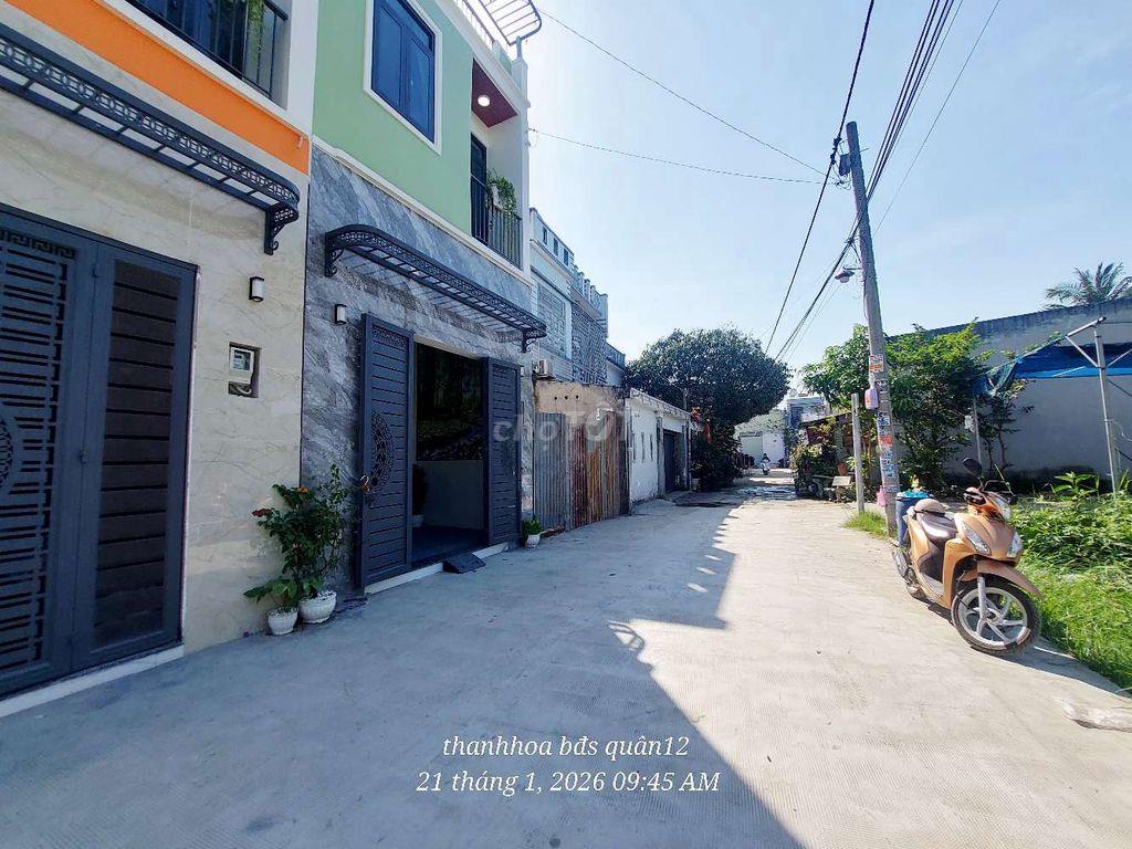 Nhà phố xây mới , 3 phòng ngủ , đường tx 52 vào 200 m