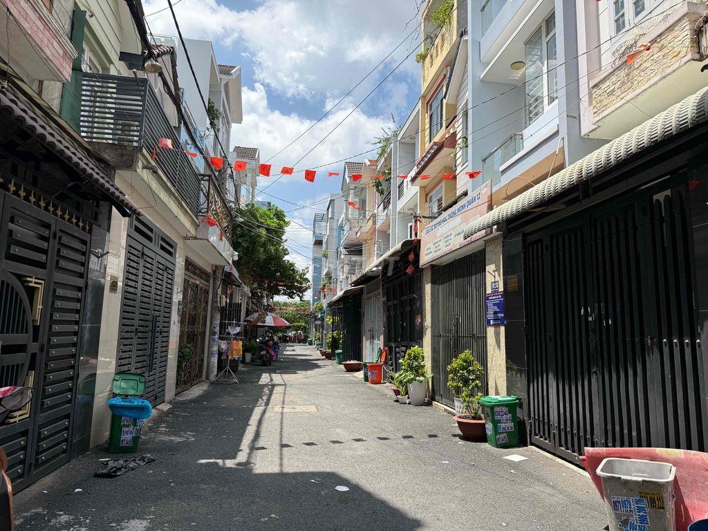 NHÀ 2 LẦU NGAY CHỢ CẦU ĐỒNG NGÃ TƯ GA