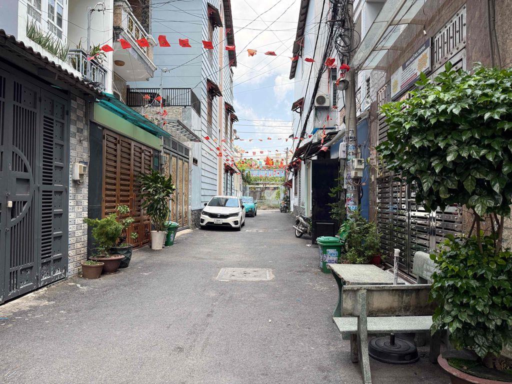 NHÀ 2 LẦU NGAY CHỢ CẦU ĐỒNG NGÃ TƯ GA