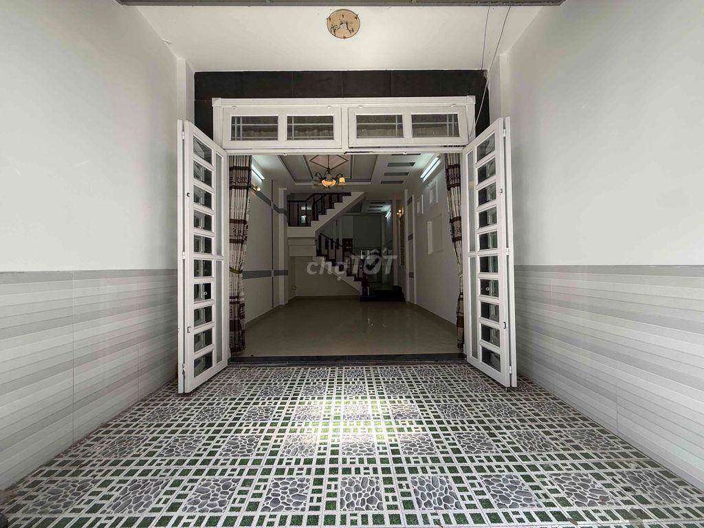 NHÀ 2 LẦU NGAY CHỢ CẦU ĐỒNG NGÃ TƯ GA