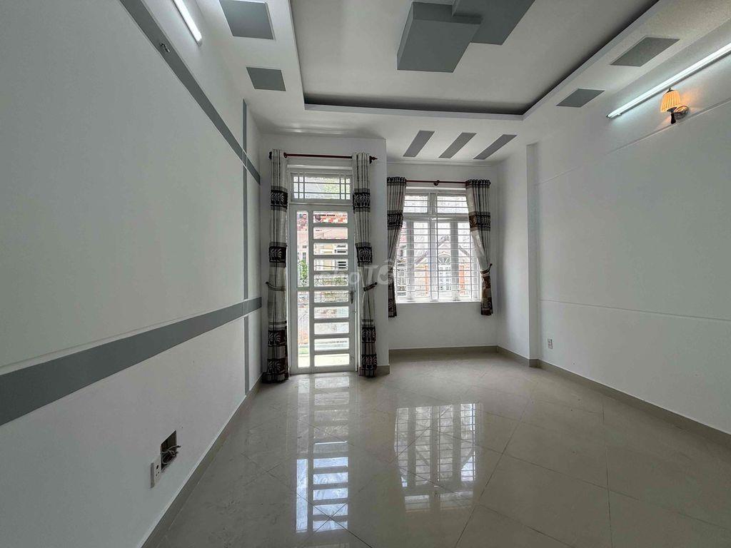 NHÀ 2 LẦU NGAY CHỢ CẦU ĐỒNG NGÃ TƯ GA