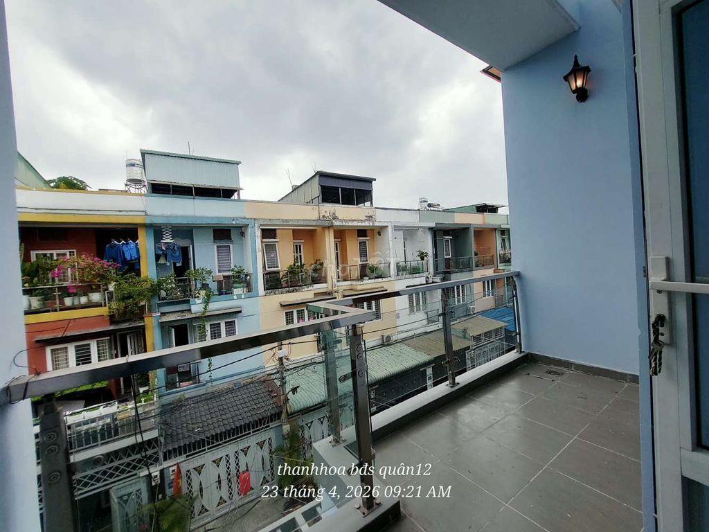 Nhà 2 lầu ngay chợ Thạnh Xuân quận 12
