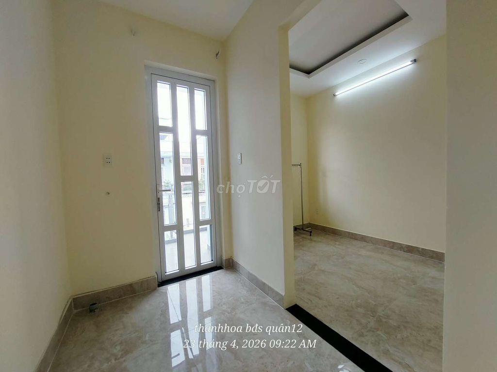 Nhà 2 lầu ngay chợ Thạnh Xuân quận 12
