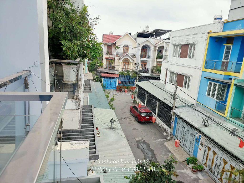 Nhà 2 lầu ngay chợ Thạnh Xuân quận 12