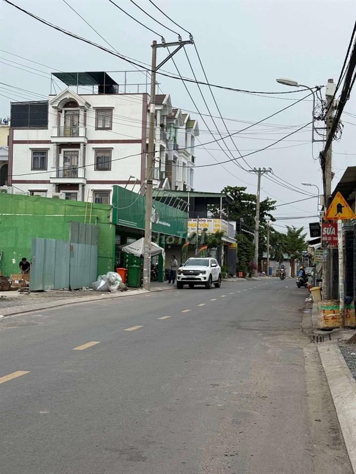ĐẤT  đường Thạnh Lộc 29 và 100 m xe hơi đậu cửa