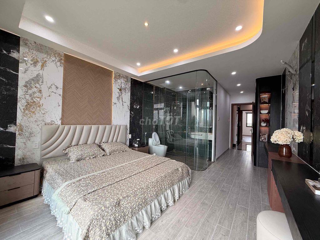 NHÀ PHỐ CÓ THANG MÁY 82M THỔ CƯ 347 M SÀN