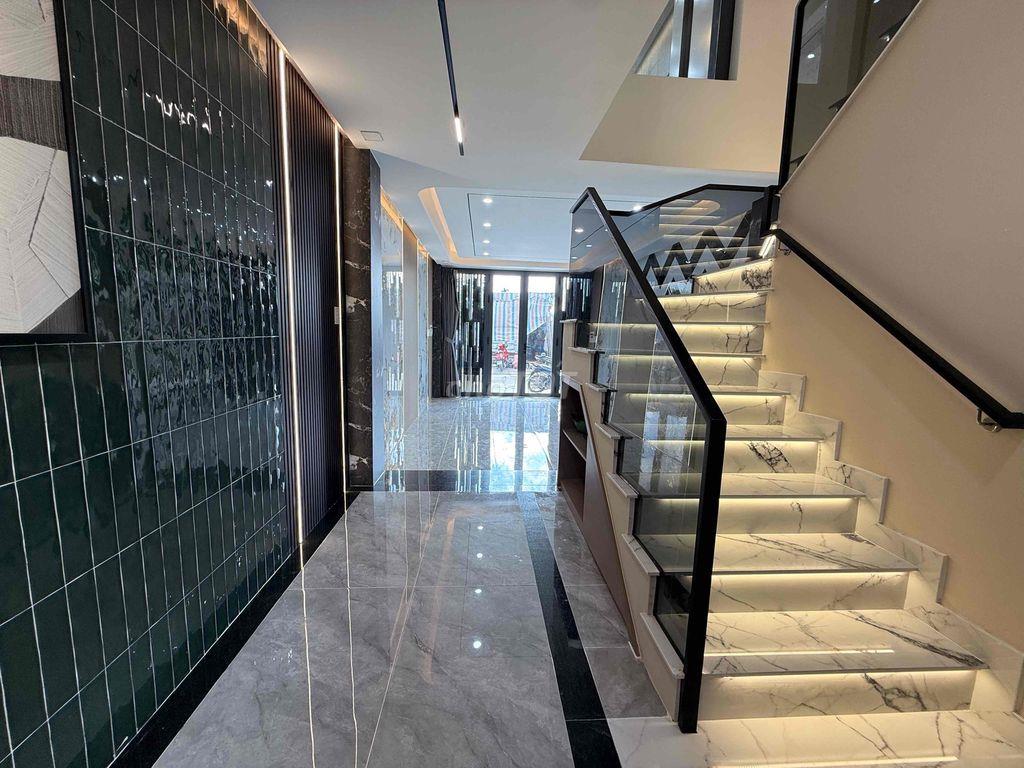 NHÀ PHỐ CÓ THANG MÁY 82M THỔ CƯ 347 M SÀN