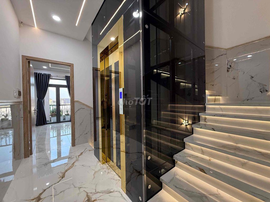 NGANG 5 M RƯỠI CÓ THANG MÁY, ĐẲNG CẤP LUCXURY