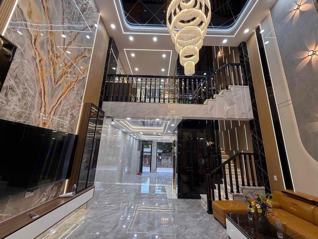 NGANG 5 M RƯỠI CÓ THANG MÁY, ĐẲNG CẤP LUCXURY