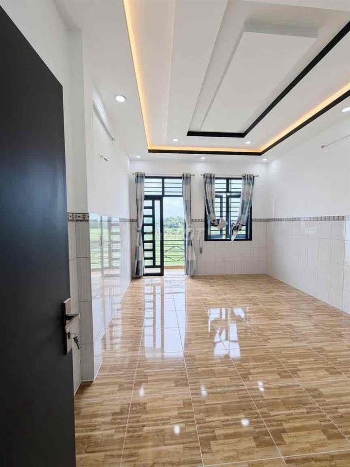 NHÀ 2 lầu đường thông xe hơi TX33 phường Thạnh Xuân quận 12