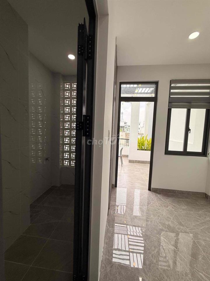 NHÀ 4 DÀI 21 NGAY CAO ĐẲNG ĐIỆN LỰC HÀ HUY GIÁP VÀ 100 M ĐƯỜNG THÔNG