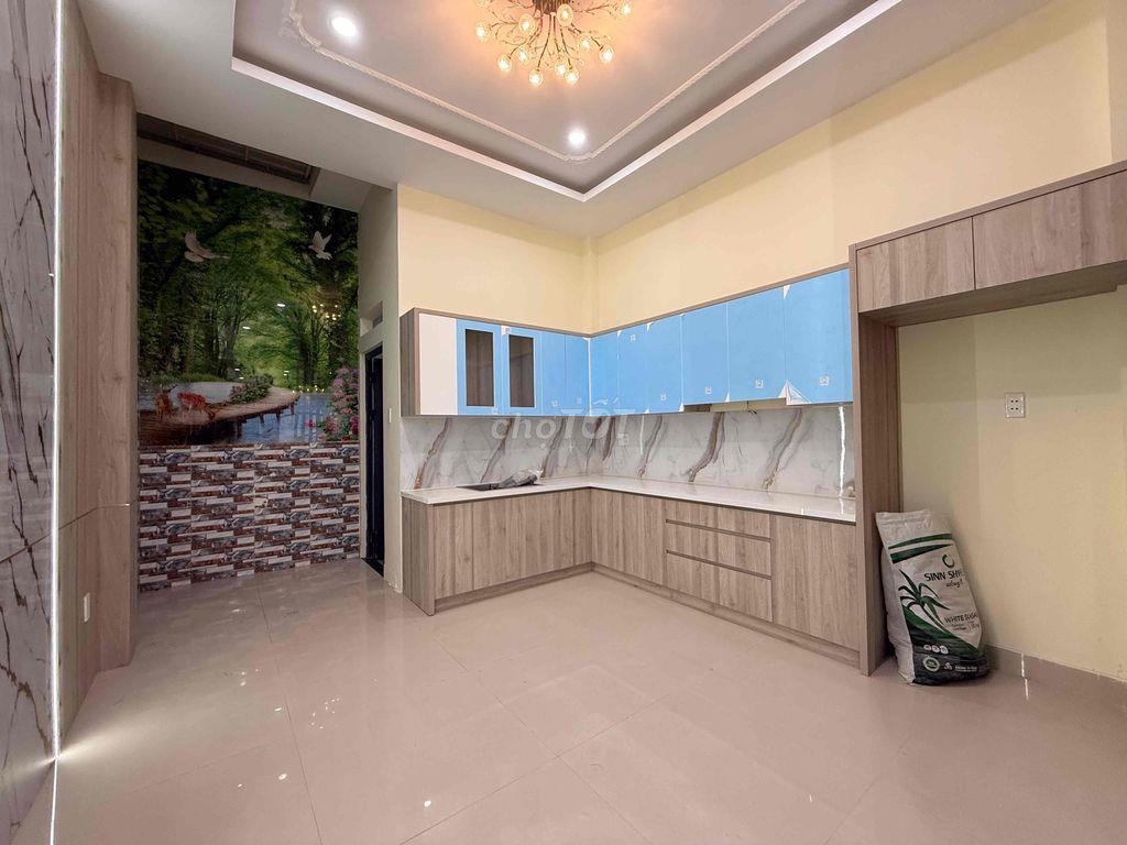 NHÀ 3 lầu 1/đường TL29 phường Thạnh lộc quận 12