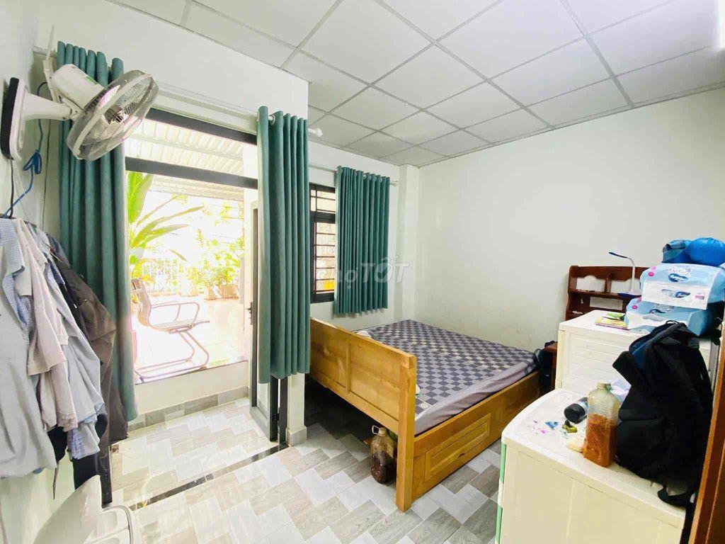 4ty 130 tr . nhà mặt tiền đường thông xe hơi gần chợ Minh Phát TX 21