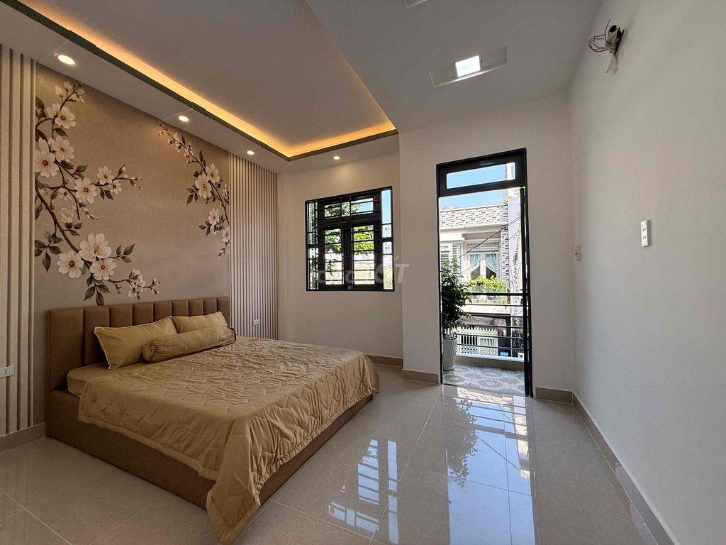 NHÀ 2 LẦU NGAY CHỢ CẦU ĐỒNG NGÃ TƯ GA