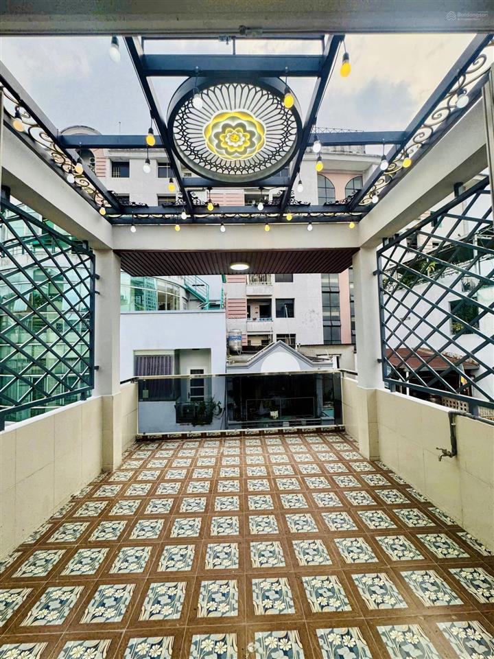 Quận 11, nhà lãnh binh thăng, gần 3/2, hẻm xe tải 8m, nhà mới đẹp có nội thất, sổ vuông vức đẹp