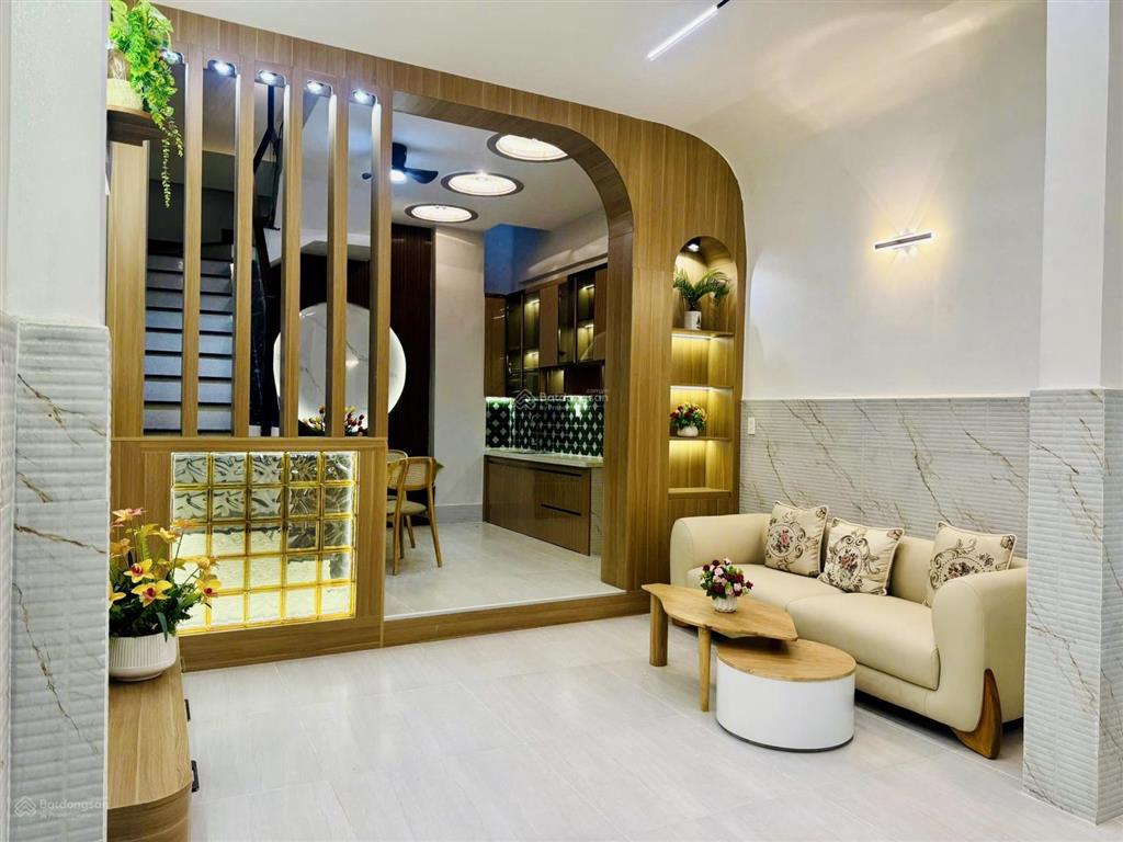 Quận 11, nhà lãnh binh thăng, gần 3/2, hẻm xe tải 8m, nhà mới đẹp có nội thất, sổ vuông vức đẹp
