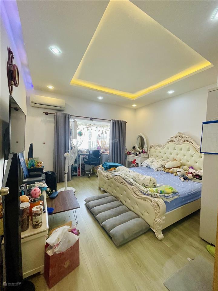 Oriental plaza, bán căn 90m2, rộng rãi thoáng mát, gấp bán