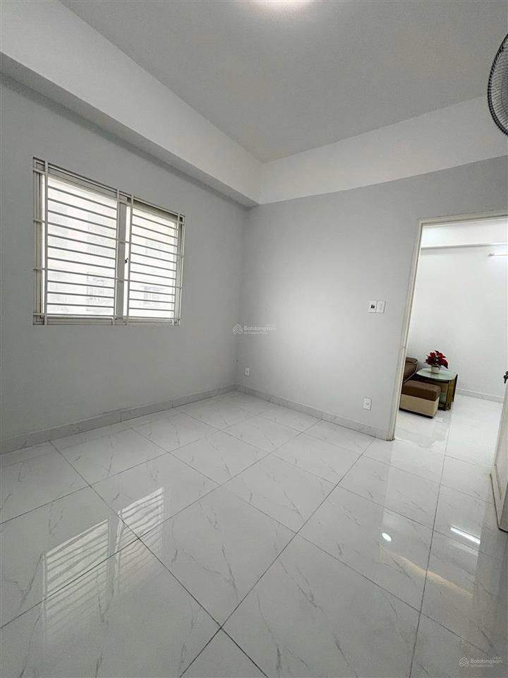 Chung cư phú thọ, quận 11, có sổ hồng, ngay vòng xoay lê đại hành, tầng trung đẹp