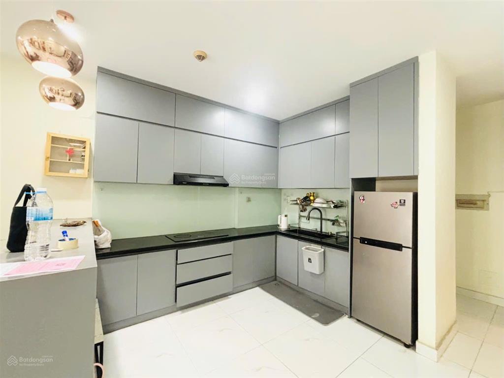 Gấp cần bán căn chung cư carina tầng 1, cho nhà có người lớn tuổi, diện tích lớn rộng rãi, sổ hồng