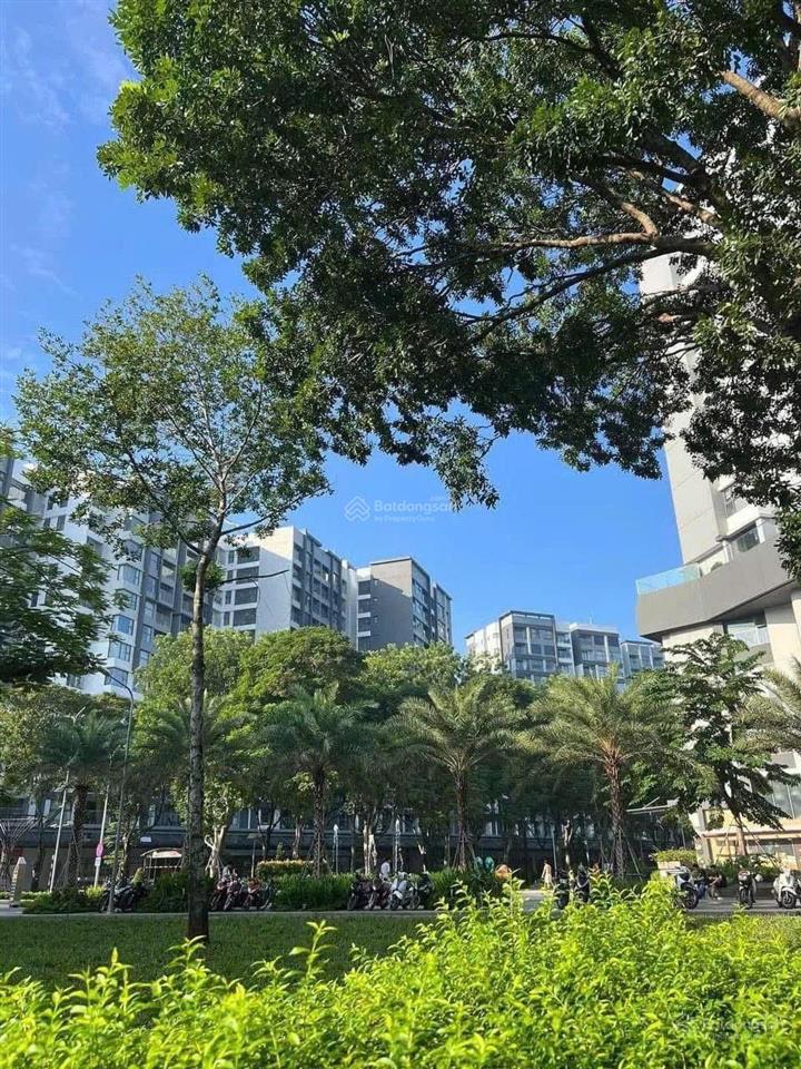 Cho thuê shophouse ngay thác nước celadon city giá thuê 90tr/ tháng  nhận nhà kinh doanh luôn