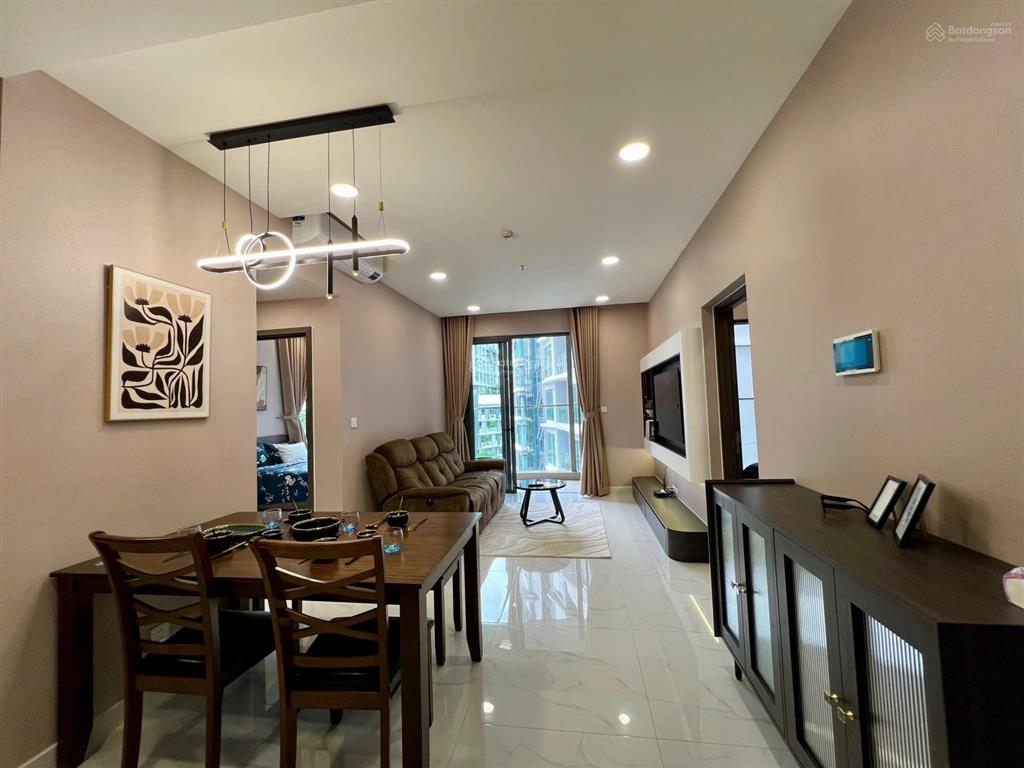 Cho thuê căn 2pn full nội thất khu diamond centery ở đầu tháng 9, nội thất như hình