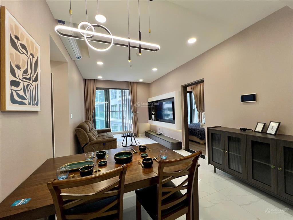 Cho thuê căn 2pn full nội thất khu diamond centery ở đầu tháng 9, nội thất như hình
