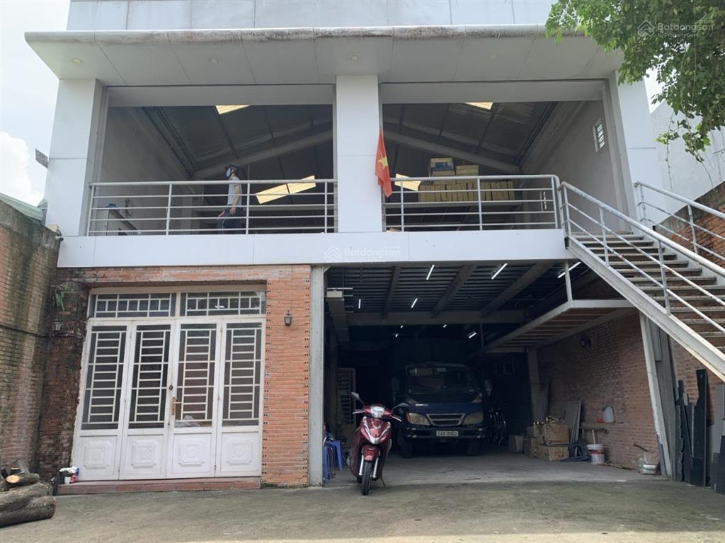 Bán nhà mặt tiền 141 đường số 6, 323m2 giá giảm còn 31 tỷ
