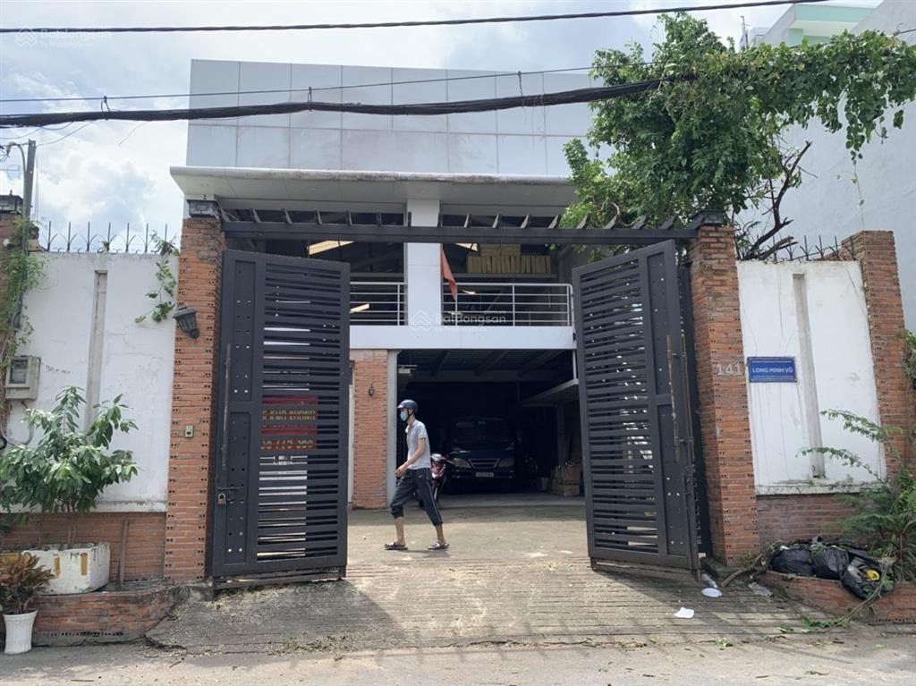 Bán nhà mặt tiền 141 đường số 6, 323m2 giá giảm còn 31 tỷ