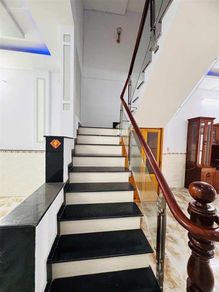 Bán nhà bình tân gần khu tên lửa 103m2, 4 tầng btct hẻm nhựa 6m, giá chỉ 6. x tỷ