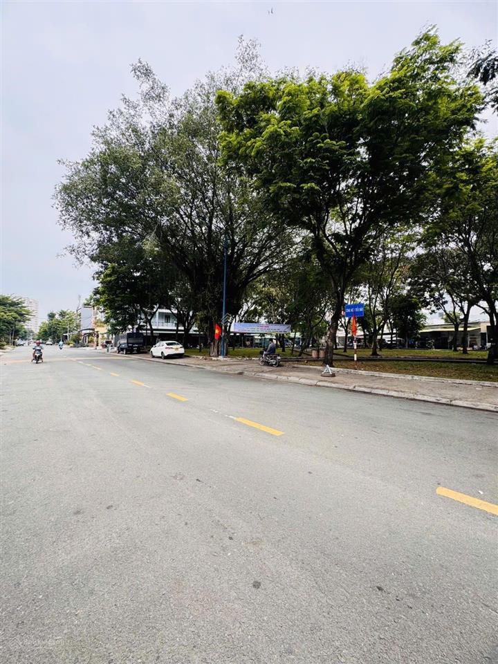 Bán biệt thự khu tên lửa 200m2, ngang 10m, 4 tầng đường 20m kế công viên 23 tỷ tl