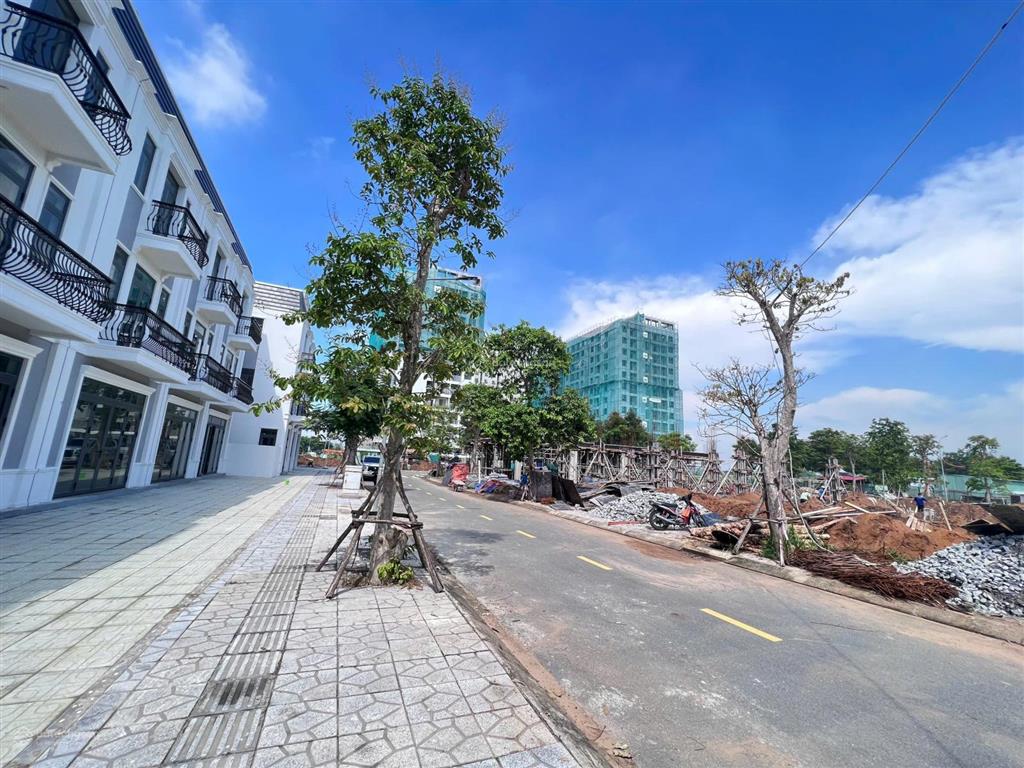Nhà phố liền kề, khu đô thị sinh thái chánh mỹ  thủ dầu một