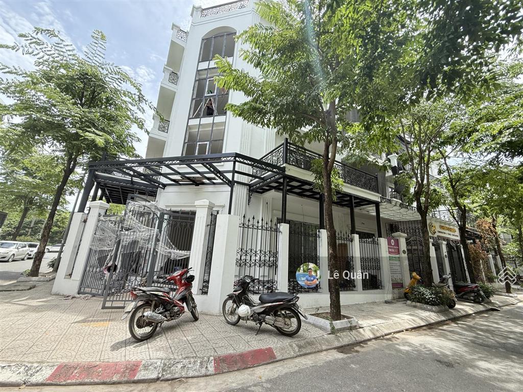 Chính chủ bán lô góc 135m2 kđt mới đại kim ở, làm vp cực đẹp.  0986 786 ***