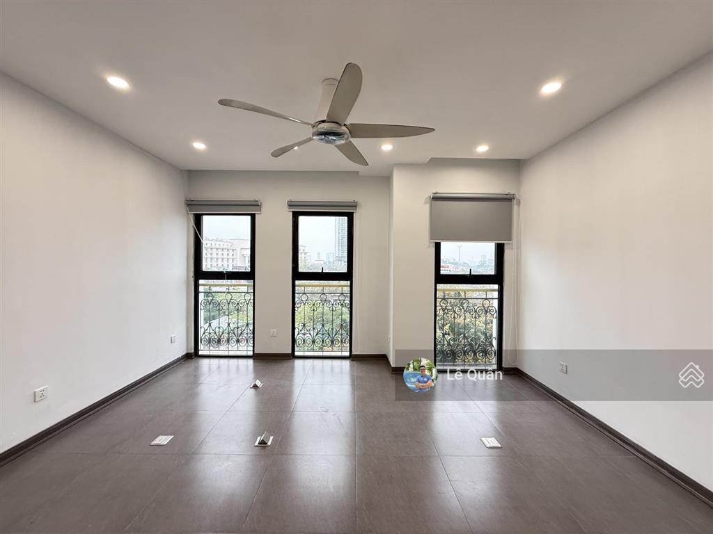 Cần bán gấp lk 75m2 hoàn thiện thang máy đẹp quay chung cư kinh doanh cực tốt. sổ đỏ chỉ 27,5 tỷ