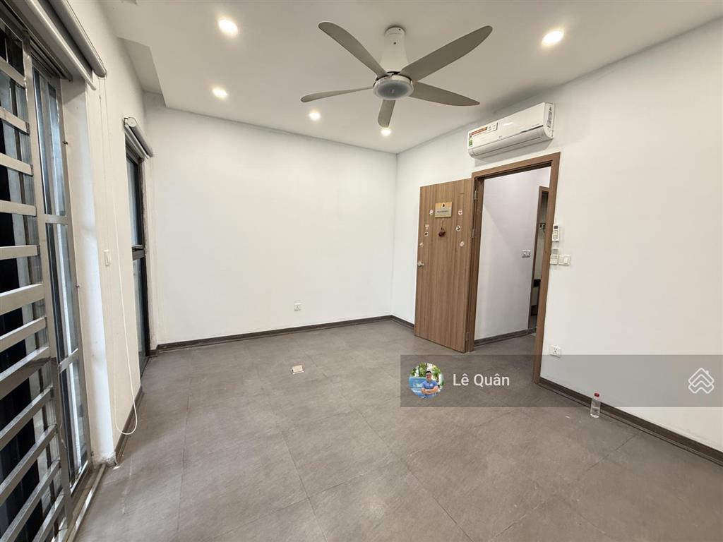 Cần bán gấp lk 75m2 hoàn thiện thang máy đẹp quay chung cư kinh doanh cực tốt. sổ đỏ chỉ 27,5 tỷ