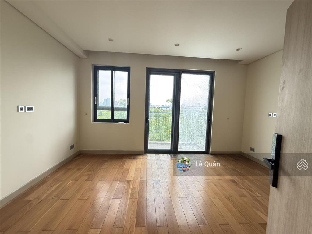 Bán lô 75m2 the manor central park đường rộng 55m. sổ đỏ giá vô cùng hợp lý chỉ 26 tỷ