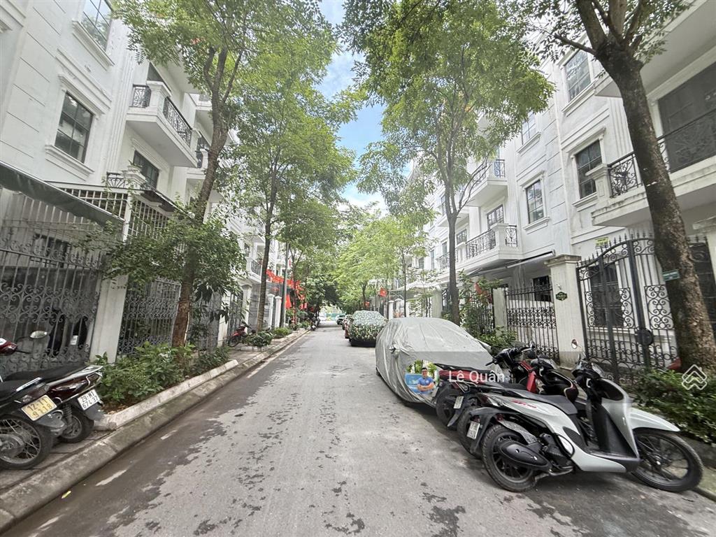 Bán lk kđt mới đại kim 73m2 vị trí đẹp, kinh doanh cực tốt. giá 20 tỷ