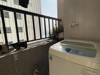 E cần bán gấp căn 2 phòng ngủ tầng 22 nhà có nội thất