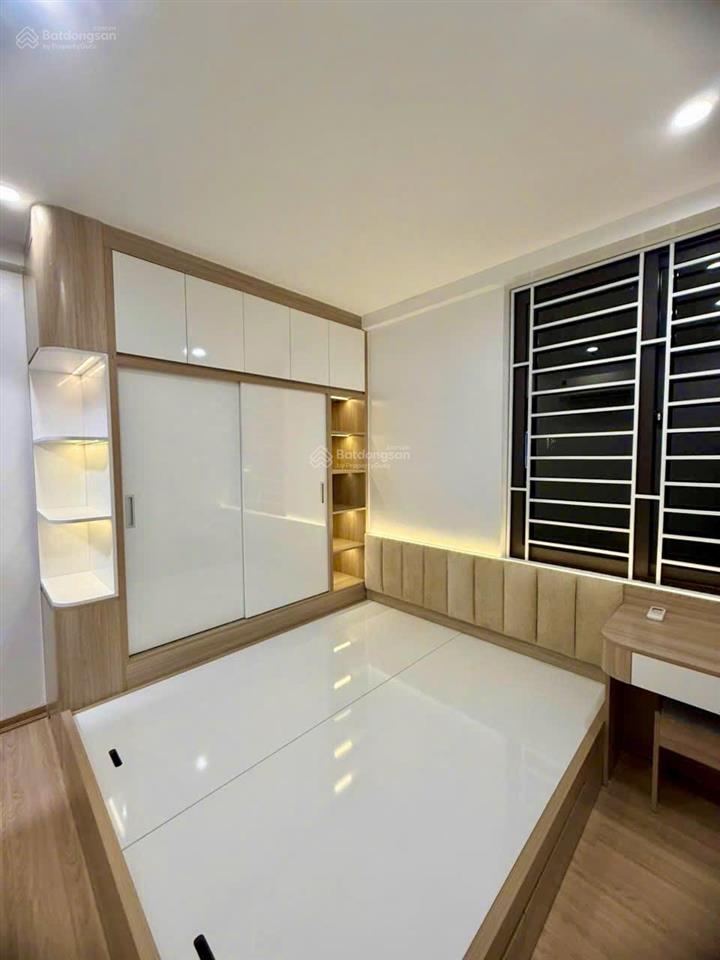 E cần bán căn hộ 2 ngủ 2 vệ sinh giá 4,4 tỷ sổ đỏ chính chủ