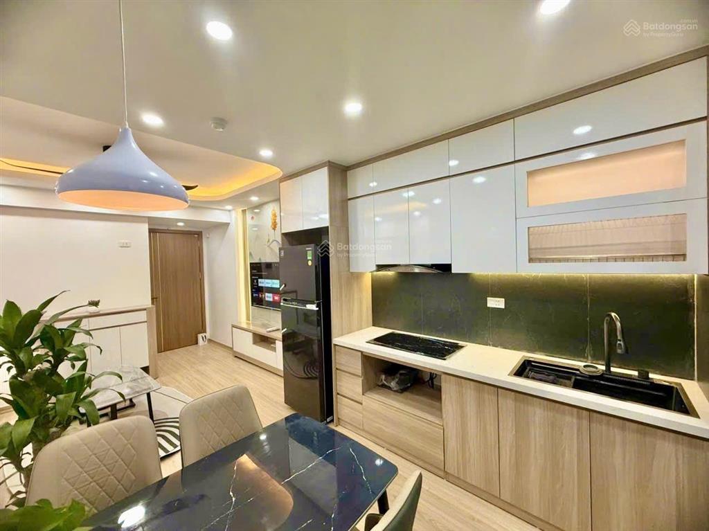 E cần bán căn hộ 2 ngủ 2 vệ sinh giá 4,4 tỷ sổ đỏ chính chủ