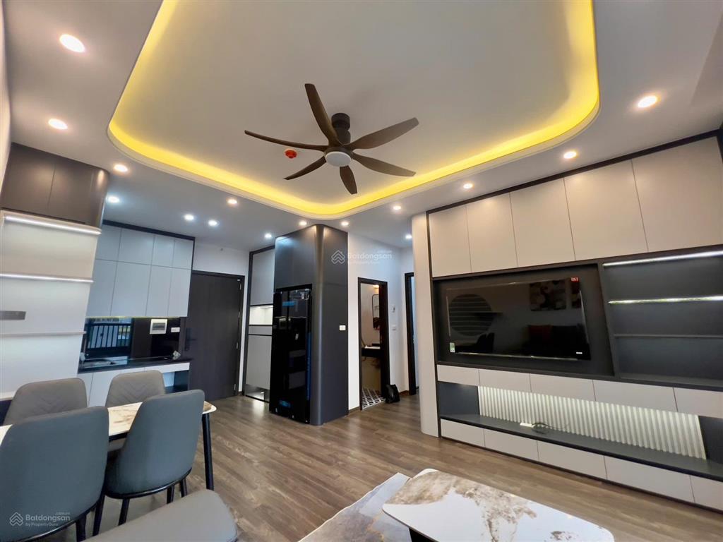 Chính chủ cần bán căn góc 2 ngủ 2 vs nhà full đồ toà a1 ngõ 80 hoàng đạo thành