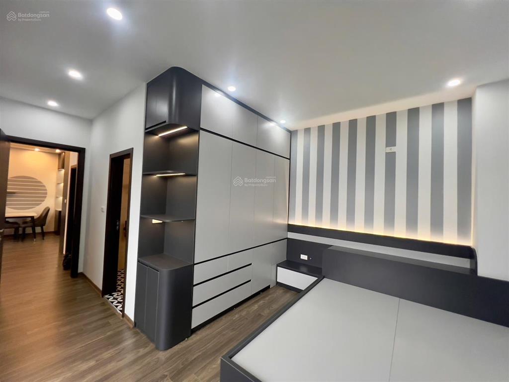Chính chủ cần bán căn góc 2 ngủ 2 vs nhà full đồ toà a1 ngõ 80 hoàng đạo thành
