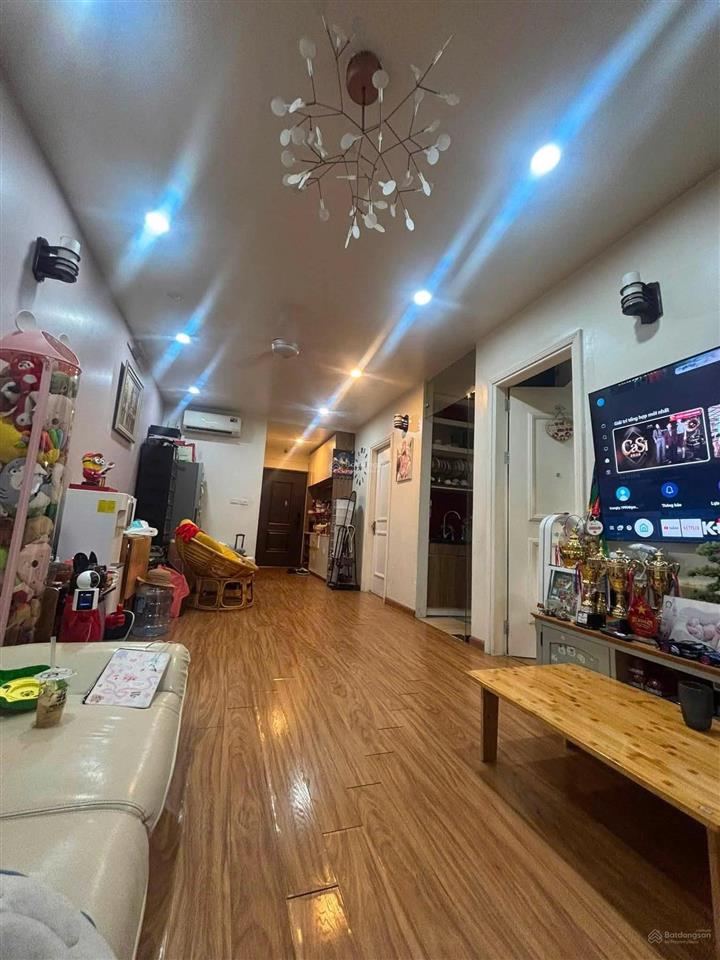 Chính chủ cần bán nhanh căn hộ 02pn full nội thất tòa rainbow linh đàm, dt 68m2 giá chỉ 5,25 tỷ
