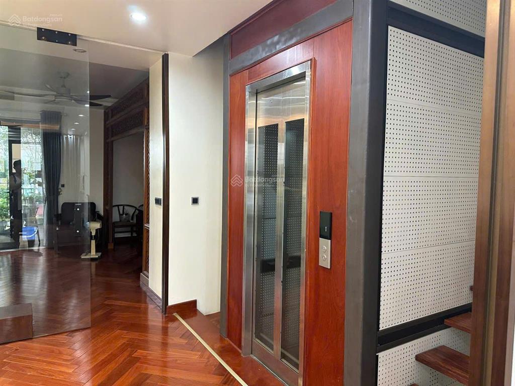 Cho thuê liền kề 6pn, 4wc tại rose town 79 ngọc hồi, 40 triệu dt 115m2