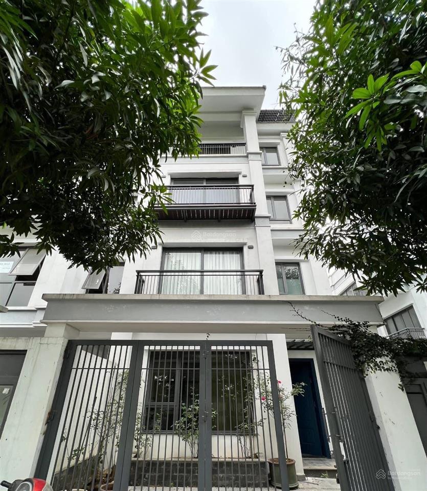 Cần bán biệt thự gamuda gardens 90m2 nhà hoàn thiện thang máy giá 30. x tỷ .  0977 699 ***