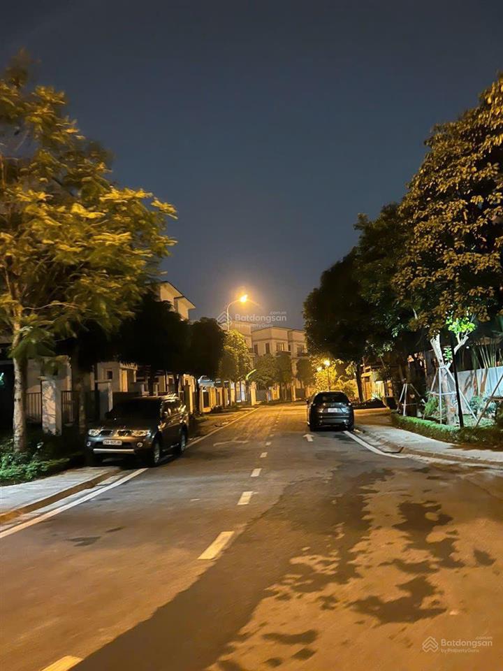 Cần bán biệt thự gamuda gardens 90m2 nhà hoàn thiện thang máy giá 30. x tỷ .  0977 699 ***
