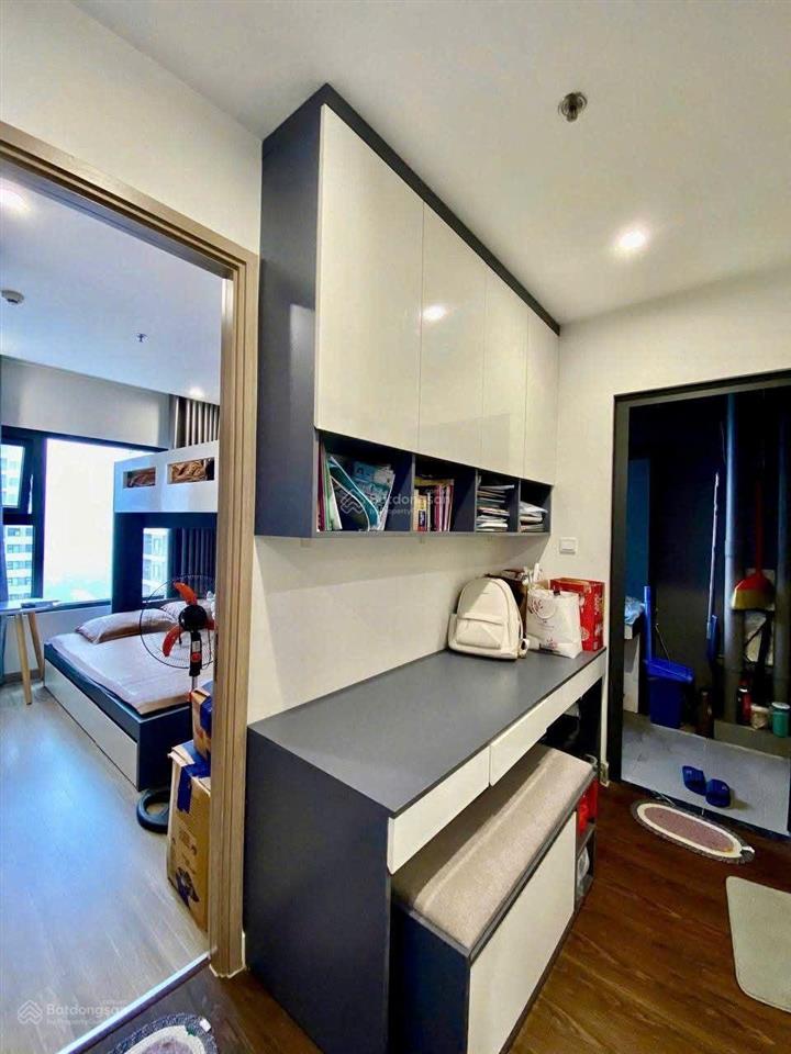 Bán căn hộ 2pn phân khu sapphire  gia lâm. đã có nội thất. sẵn sổ hồng. giá nhỉnh 55tr/m2. ở ngay