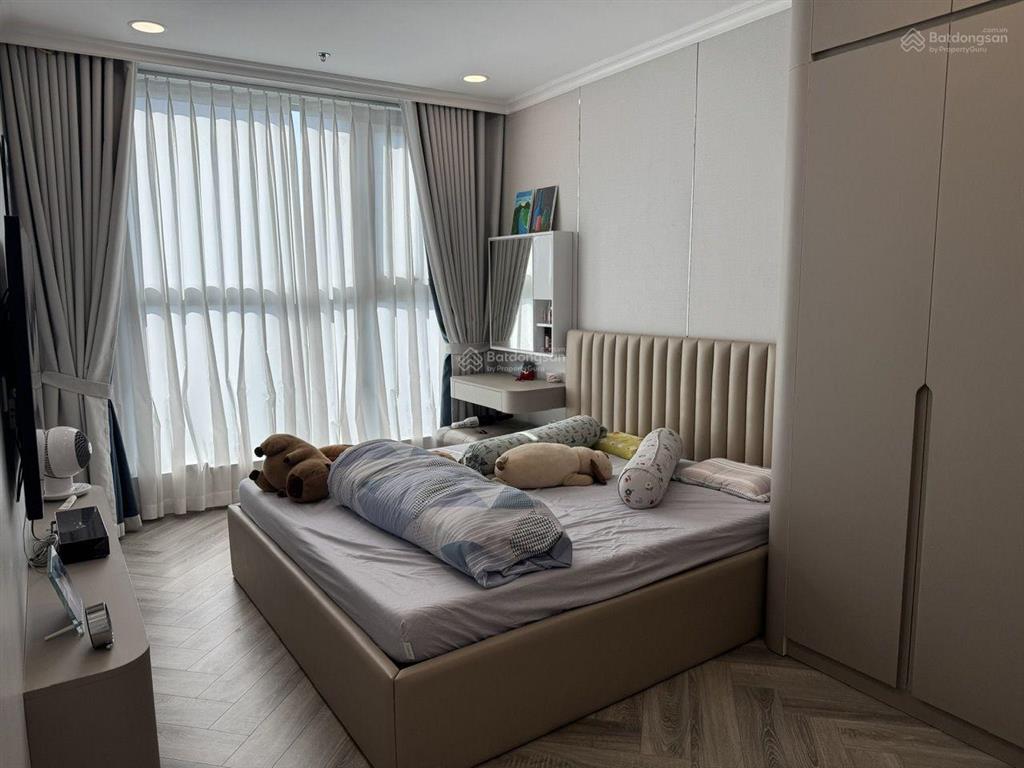 Bán nhanh căn góc 96m2 khai sơn city. view hồ 21ha. đã trang bị nội thất và sẵn sổ hồng. giá 8 tỷ