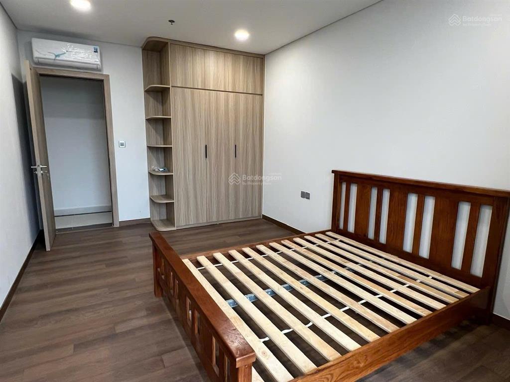 Cần bán căn góc 119m2 tòa khai sơn city. gần hồ 21ha. cách cầu long biên 3,5km. ở ngay. giá 8,1 tỷ